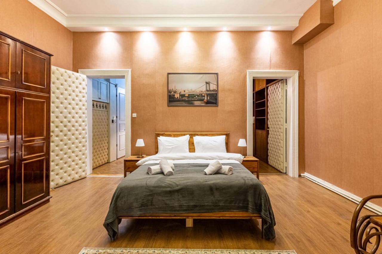 Historical Flat With A Lovely Sea View In Beyoglu Provincia di Provincia di Istanbul Esterno foto
