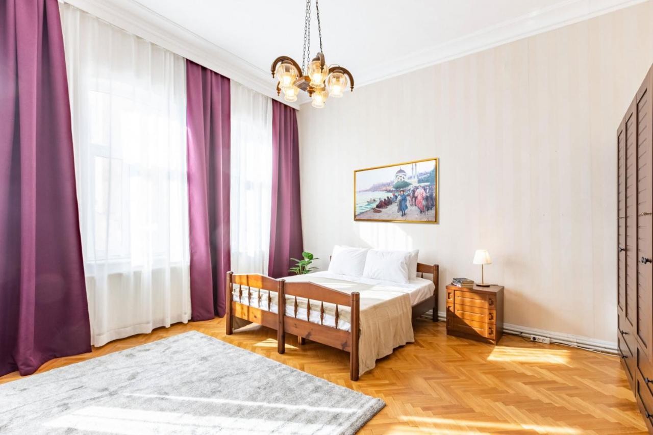 Historical Flat With A Lovely Sea View In Beyoglu Provincia di Provincia di Istanbul Esterno foto