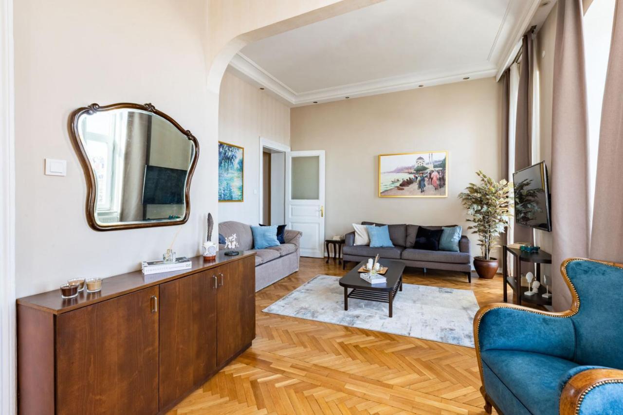 Historical Flat With A Lovely Sea View In Beyoglu Provincia di Provincia di Istanbul Esterno foto