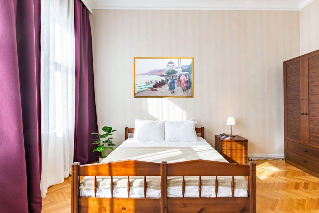 Historical Flat With A Lovely Sea View In Beyoglu Provincia di Provincia di Istanbul Esterno foto