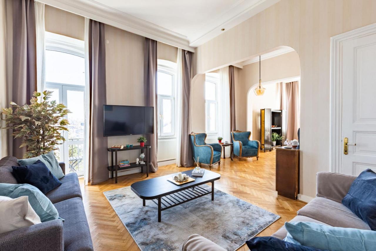Historical Flat With A Lovely Sea View In Beyoglu Provincia di Provincia di Istanbul Esterno foto