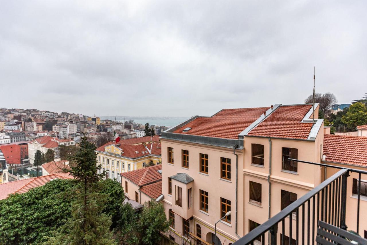 Historical Flat With A Lovely Sea View In Beyoglu Provincia di Provincia di Istanbul Esterno foto