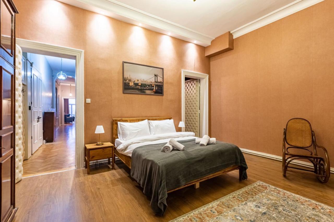 Historical Flat With A Lovely Sea View In Beyoglu Provincia di Provincia di Istanbul Esterno foto