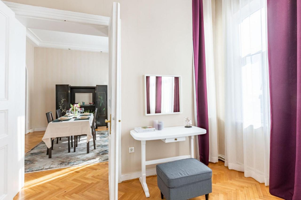 Historical Flat With A Lovely Sea View In Beyoglu Provincia di Provincia di Istanbul Esterno foto