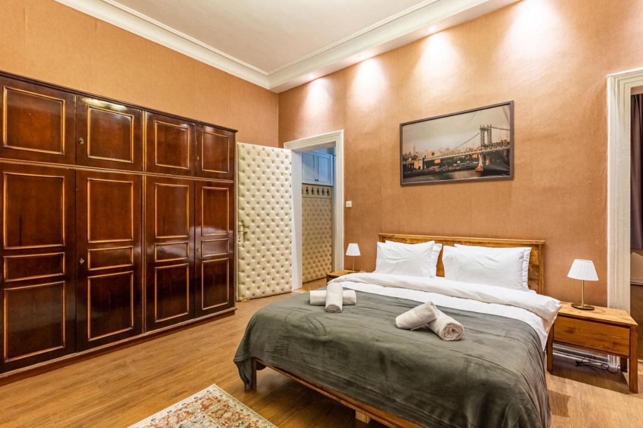 Historical Flat With A Lovely Sea View In Beyoglu Provincia di Provincia di Istanbul Esterno foto